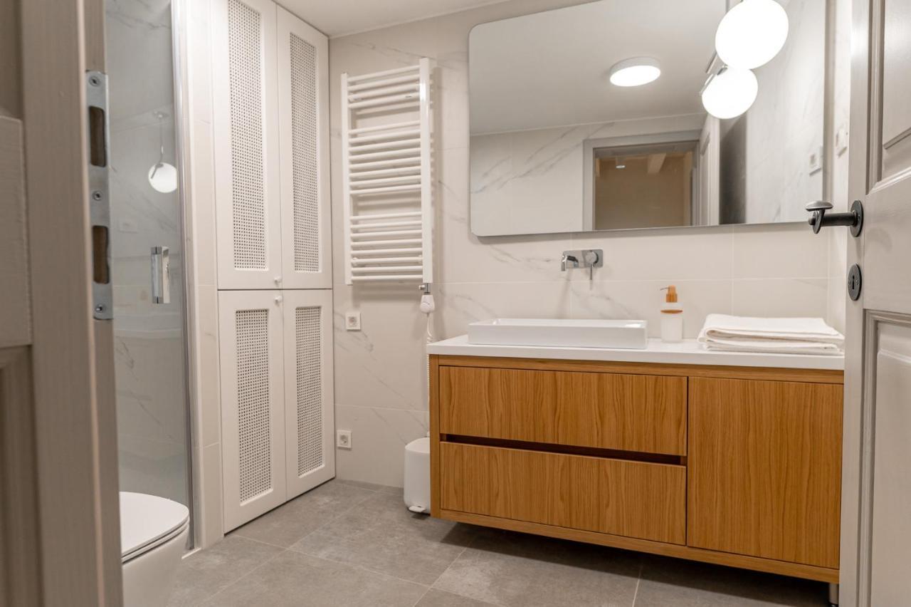 Superior 2 Bedroom Gabriela Apartment *